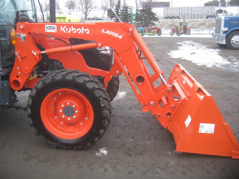 Tractors - Farm  Kubota M4-071 Tractor Photo